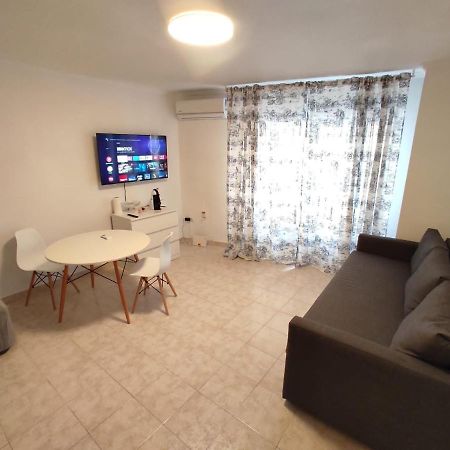 Прекрасная Студия В Двух Минутах От Пляжа Torrevieja Esterno foto